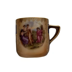 Antike Tschechoslowakei Porzellan Demitasse Tasse Neoklassiker mit vier Frauen - Bild 1 von 6