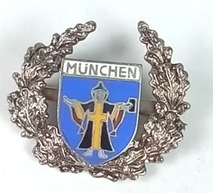 Munchen Shield Tourist Brooch - Picture 1 of 4