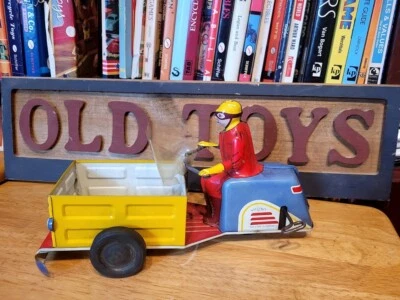 NICE VINTAGE 1940'S NYLINT WIND UP MECHANICAL DELIVER-ALL SCOOTER MOTORCYCLE - Image 1 of 4