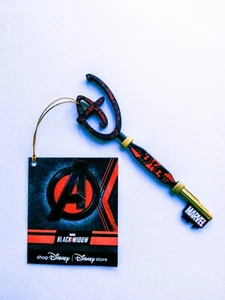 disney store chiave Marvel Black Widow OPENING CEREMONY Key Limited EDITION - Picture 1 of 4