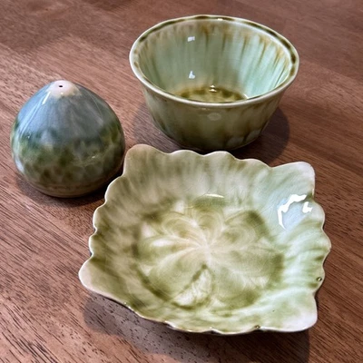 Portmadoc Studio Pottery - Scalloped Rim Drip Glaze Dish Bowl Salt Server Green - Image 1 of 4