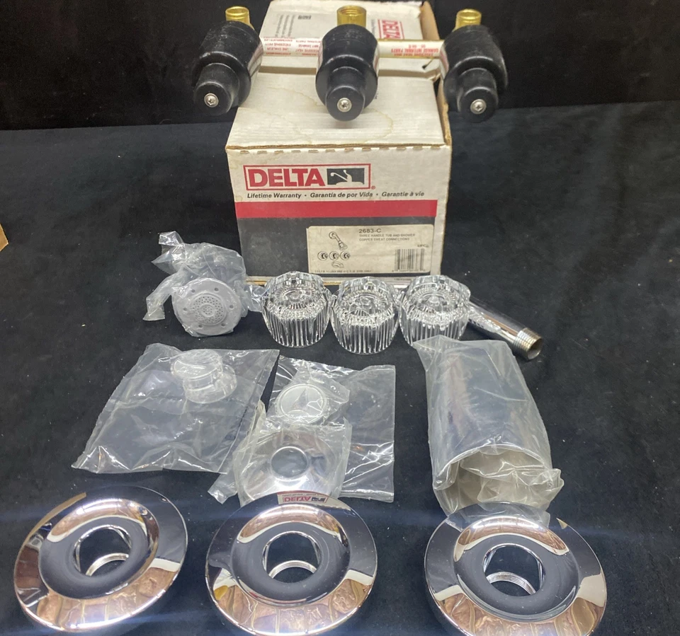 Válvula de bañera y ducha de tres manijas Delta 2683 C NOS SIN USAR conexión de sudor Foto 1 de 4
