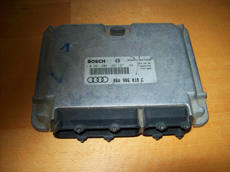 Centralina motore Audi A3 (8L) 1.8 20V AGN 06A906018C 0261204126/127 03.09.1996 - Immagine 1 di 1