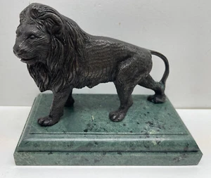 Figura vintage de estatua de león macho de bronce sobre base de mármol verde - Imagen 1 de 5