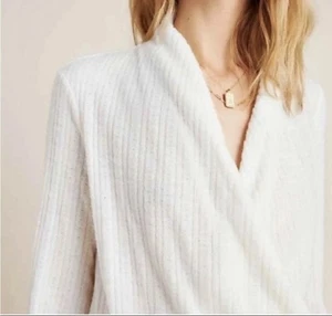Anthropologie Maeve kleiner cremefarbener weicher Damenpullover mit gekreuzter Vorderseite - Bild 1 von 10