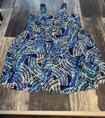 Vestido de traje de baño Croft & Barrow Plus para mujer azul geométrico talla 20W Foto 1 de 4