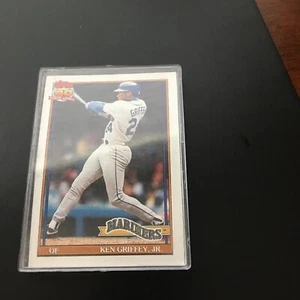 2 BRAND NEW TOPPS 1991 40 YEARS OF BASEBALL CARDS:KEN GRIFFEY,JR. CARD#392,790  - Picture 1 of 4