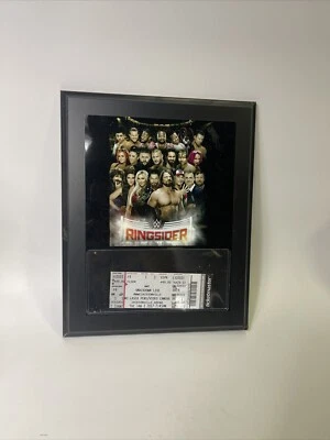 WWE Ringsider Wrestling Ticket Display MADEIRA Placa Preta Linda de Pendurar!  Jax - Imagem 1 de 4