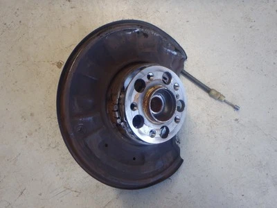 Mercedes Benz C63 AMG 2009 W204 Rear Wheel Hub Knuckle Assembly LHS J074 - Imagem 1 de 2