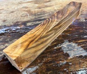 VERY! WILD GRAIN English Walnut Forend Shotgun Blank Forearm Spindle Dry FE500 - Picture 1 of 4