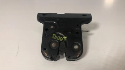 2003 AUDI A4 TAILGATE BOOT LOCK A138 - Image 1 of 4