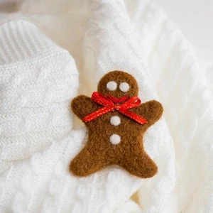 Gingerbread Man Felt Brooch – Handmade Wool Christmas Pin – Holiday Winter - Picture 1 of 5