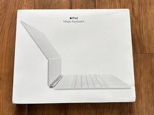 Apple iPad Air 13" Magic Keyboard (2025) - UK QWERTY - Weiß - MDFW4B/A UVP 299£ - Bild 1 von 4