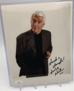 LESLIE NIELSEN JSA AUTO Signed 8x10" PHOTO Comedian Movie POLICE SQUAD AIRPLANE! - Picture 1 of 7