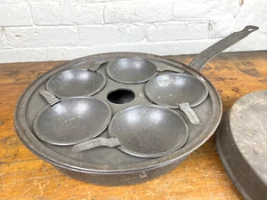 C.1920 Buffalo Steam Egg Poacher Tin Pan w/ Original Lid & 5 Egg Cups - Picture 1 of 13