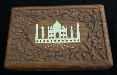 Beautiful Vintage Ornate Carved Wooden Trinket Box with Inlaid Taj Mahal 6"x4" - Image 1 of 4