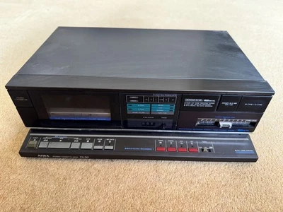 Aiwa FX-50 stereo doppia cassetta deck un componente audio vintage della metà degli anni 80 - Immagine 1 di 4