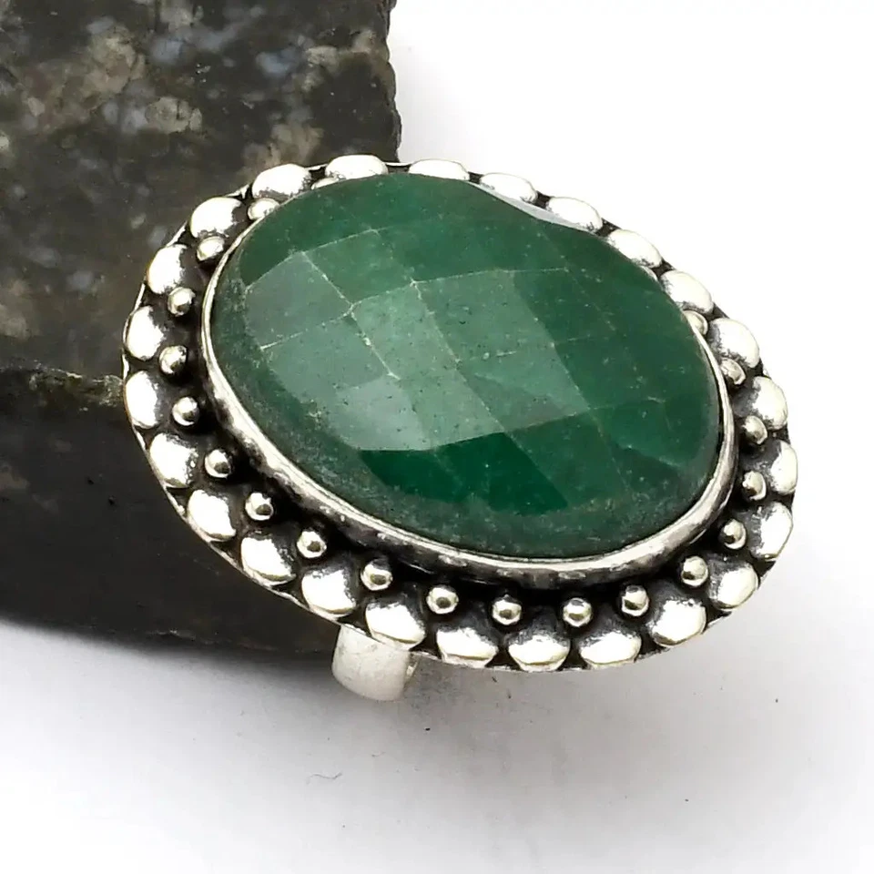 Anillo étnico hecho a mano de piedras preciosas esmeralda simulada joyería talla EE. UU.-8,25 AR 25929 Foto 1 de 1