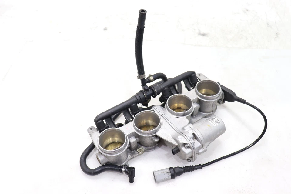 15-19 BMW S1000RR OEM INYECTORES DE COMBUSTIBLE PRINCIPALES / CUERPOS DEL ACELERADOR COMBUSTIBLE FPR REGULADOR Foto 1 de 4