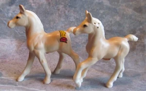 ENESCO? PALOMINO FOALS HORSES SALT & PEPPER SHAKERS S&P CERAMIC JAPAN PORCELAIN - Picture 1 of 9