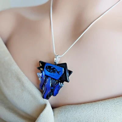 "Colgante grande de pez de vidrio dicroico azul en cadena de serpiente de plata de ley de 20""", 20 g" Foto 1 de 4