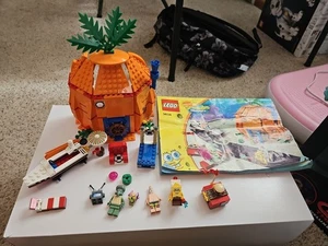 LEGO SpongeBob SquarePants: Good Neighbours at Bikini Bottom (3834) - Picture 1 of 6