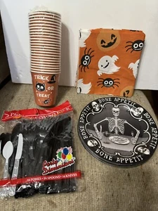HALLOWEEN 16 PLATES, 24 CUPS, 20 NAPKINS 16 Each Forks Knives Spoons - Picture 1 of 6