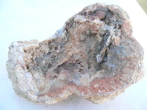 Nice LITTLE QUARTZ CRYSTALS POINTS in GEODE SECTION Rough #J1751 - Picture 1 of 2