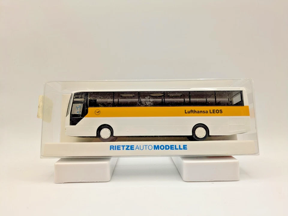 1:87 Rietze 63525 MAN Lion's Star Lufthansa LEOS - Bild 1 von 1