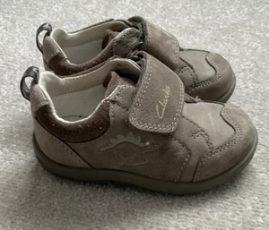 CLARKS FIRST SHOES SIZE UK 4.5 H - Picture 1 of 12