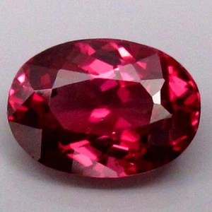 FLASHING! 0.95ct.Rich AAA Raspberry Pink Rhodolite Garnet Madagascar Oval 7x5mm. - Picture 1 of 4