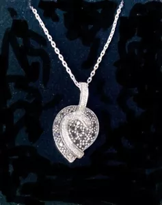 9ct White Gold White & Black Diamond set Pendant and Chain - Picture 1 of 1