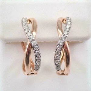 Bonitos aretes tipo argolla Huggie de diamantes simulados de corte redondo enchapados en oro rosa de 14 k - Imagen 1 de 6