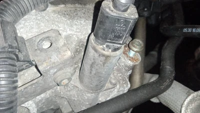 Ajustador del árbol de levas Volkswagen Passat 2006 (válvula de control) 06F109257 #2256946-27 Foto 1 de 4