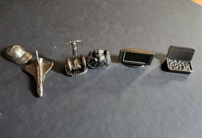 Juego de Banca Electrónica Monopoly 2007 - Juego de 6 Fichas de Peltre Movedores Peones C203 Foto 1 de 3