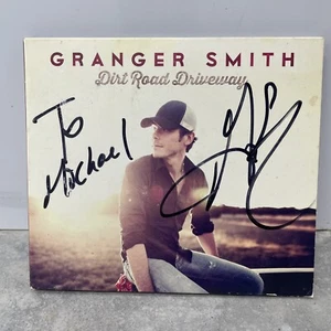 Granger Smith - Dirt Road Driveway CD Signed Authographed 2013 *NO DISC* - Foto 1 di 6