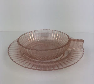 Tazón de Vidrio Vintage Rosa Depresión De Revestimiento y Platillo Acosado Diseño Grabado Elegante - Imagen 1 de 11