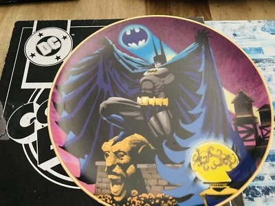 Placa de Coleccionista Warner Bros Batman Edición Limitada por Kelley Jones Foto 1 de 2