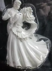 "Wilton Bianca Wedding Couple" 5 1/2" High X 4" Wide Wedding Cake Topper - Picture 1 of 6