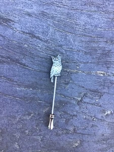  Vintage Brooch Pin Wolf Howling At Moon Brass Silver Colored Metal  - Picture 1 of 4