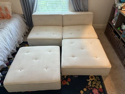 Sofá de piso modular Pottery Barn Teen. Usado Foto 1 de 2