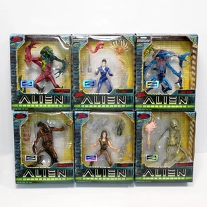 "Alien 4 (Alien Resurrection)" 6 Actionfiguren - Bild 1 von 20