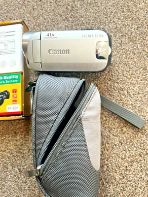 CANON LEGRIA FS306 CAMCORDER 41X ADVANCE ZOOM 2000X DIGITAL ZOOM,2 NEW BATTERIES - Image 1 of 4
