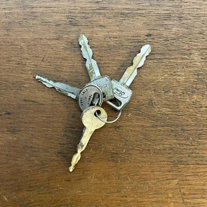 Juego de 4 llaves automotrices vintage Ford - Imagen 1 de 3