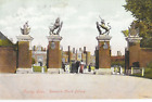 postcard WOO4-hampton court palace trophy gates posted 1907