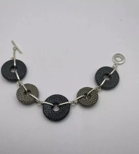 Love Peace And Hope schwarz & grau Stachelrochen Sterlingsilber Knebelarmband. C41 - Bild 1 von 4