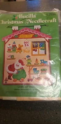 De Colección Navidad Bucilla Needlecraft Kit Nº 2834 "Taller de Papá Noel" Nuevo Foto 1 de 4
