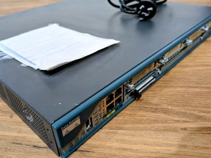 CISCO 2801 V06 INTEGRATED SERVICES ROUTER 4MB CF 4 slots, IP BASE network- - Picture 1 of 8