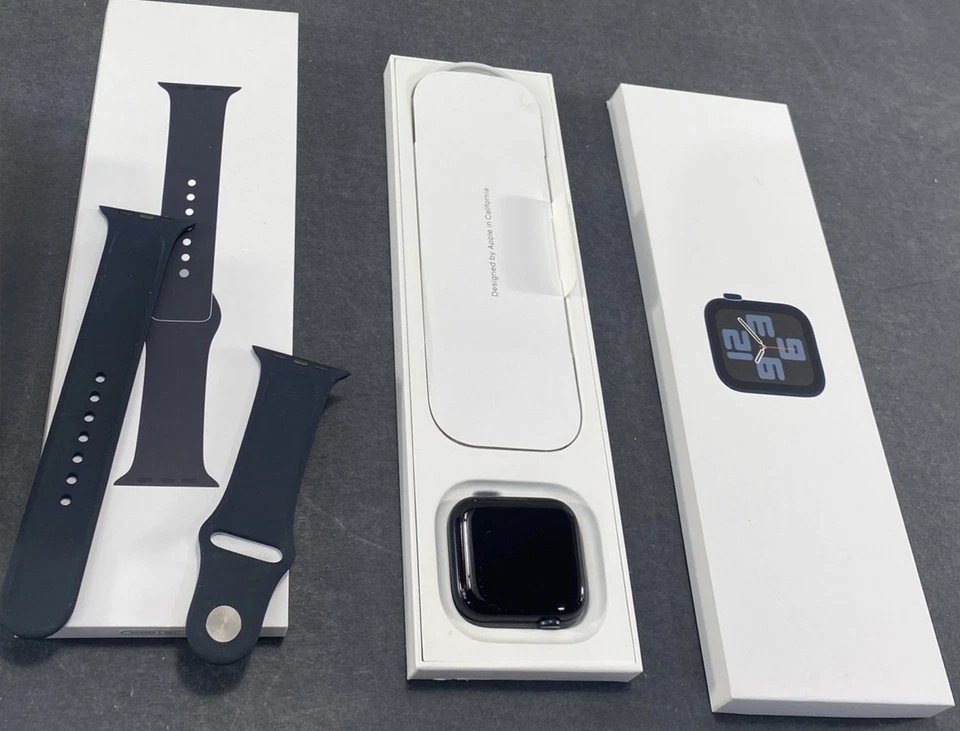 Apple Watch Series 9 GPS + CELLULAR 45MM Midnight Aluminum Case CHRISTMAS 🎄🎁 - Image 1 of 4