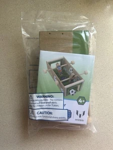 Lowe's Kids Hágalo Usted Mismo Taller Kit 2025 Messi Fútbol Equipo Casa Nuevo Parche Incluido - Imagen 1 de 3